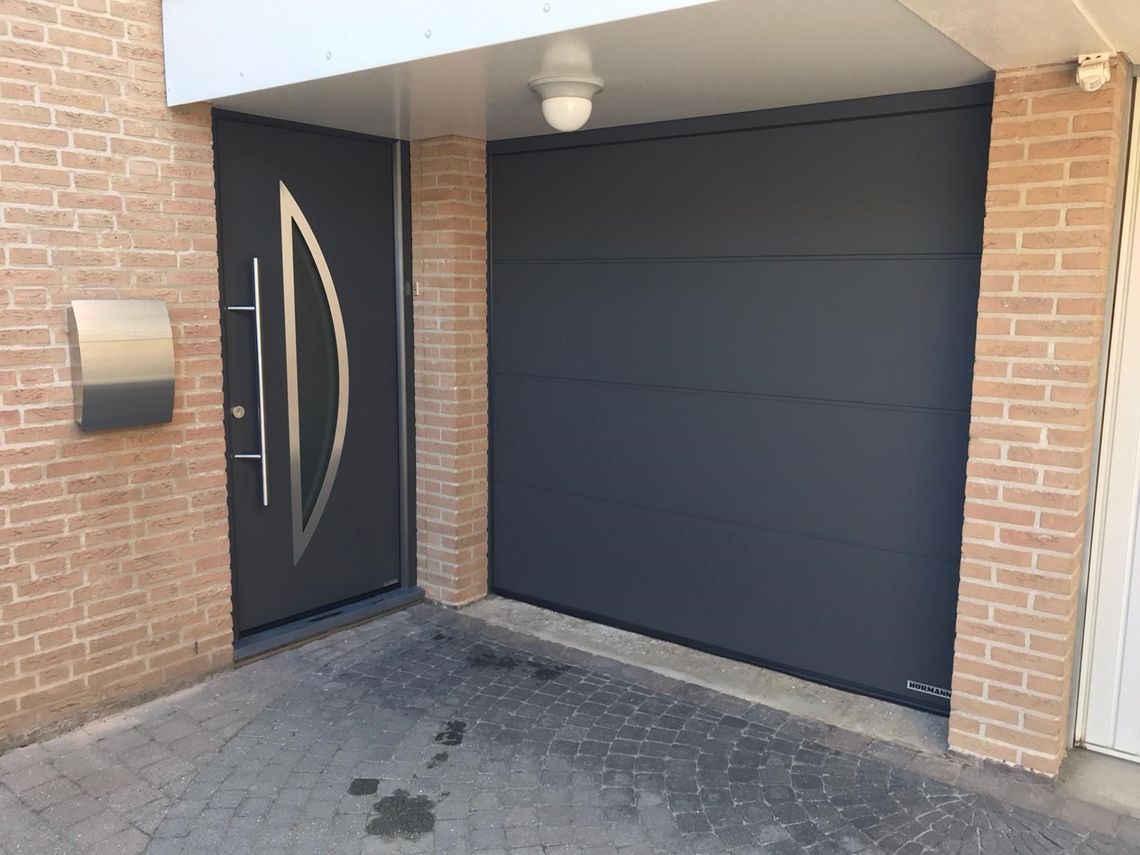 Thermo65 voordeur met Sectionaaldeur